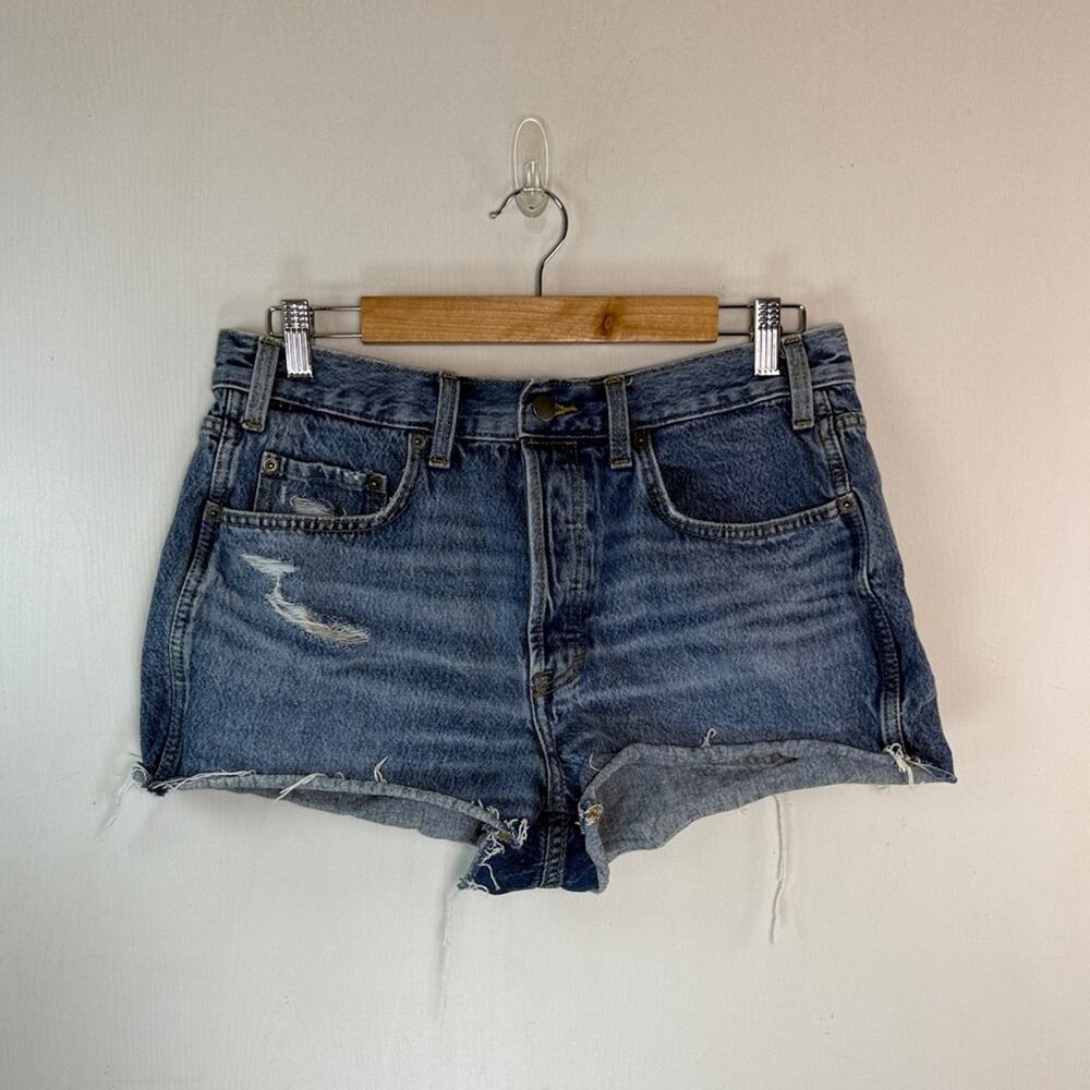 Universal Thread Denim Blue High Rise Midi Shorts Women's size 12